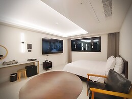 Bluebird Hotel