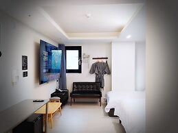 Bluebird Hotel