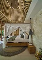 ARYA Sumba