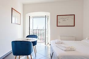 Sea View Apartment Next To Acquarium
