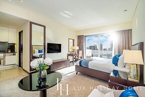 LUX  The JW Marina Studio