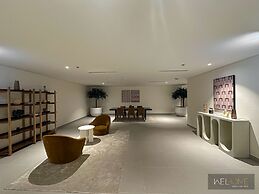 WelHome - Luxurious 2BR Apt in Forte T1 Downtown