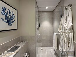 WelHome - Luxurious 2BR Apt in Forte T1 Downtown