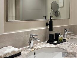 WelHome - Luxurious 2BR Apt in Forte T1 Downtown