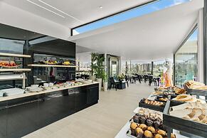 The Athenaeum Luxury Hotel