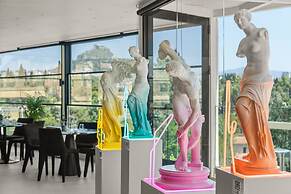 The Athenaeum Luxury Hotel