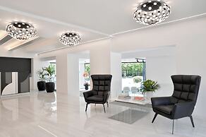 The Athenaeum Luxury Hotel
