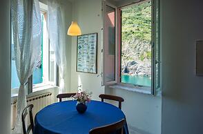 Maemuna Sea View Apartment