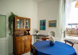 Maemuna Sea View Apartment