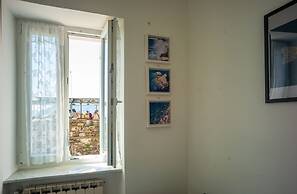 Maemuna Sea View Apartment