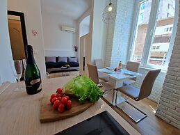 Lola's Place