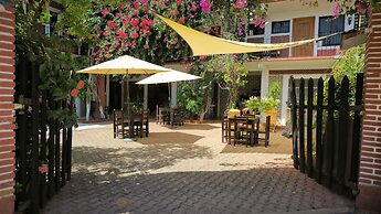 Hotel Casa Bugambilias
