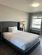 PARKSIDE INN