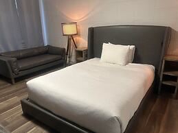 PARKSIDE INN