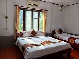 Riverside Garden Hostel