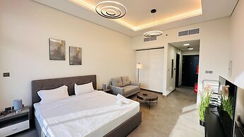 Spacious Studio Apartment Burj View with Balcony Free Parking by Belvi