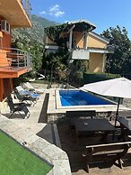 Themis Apart Hotel