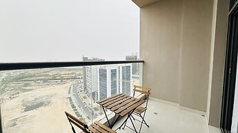 Spacious Studio Apartment Canal View Business Bay by Belvilla
