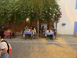 Yunus Hotel & Bungalow