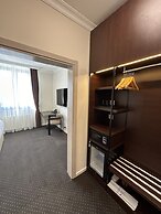 Nobel West Hotel