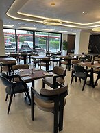 Nobel West Hotel