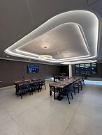 Nobel West Hotel
