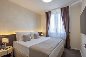 Nobel West Hotel