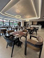 Nobel West Hotel