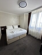 Nobel West Hotel