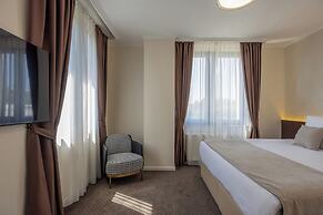 Nobel West Hotel