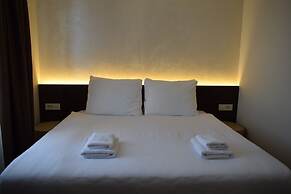 Nobel West Hotel