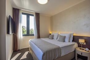 Nobel West Hotel