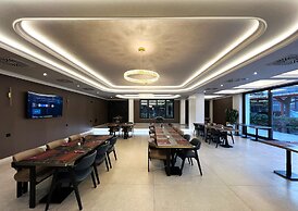 Nobel West Hotel