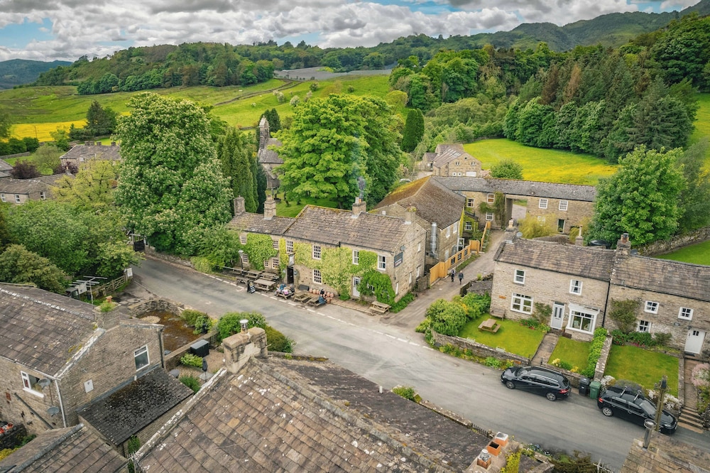 The Green Dragon Inn - Hardraw
