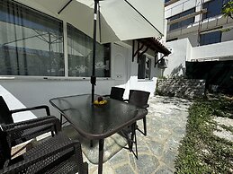 Skiathos Modern Garden Escape Apt