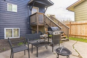 Apartment In Anchorage ~ 1.2 Miles from Downtown 2 Bedroom Apts by Red