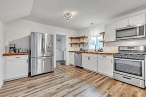 Apartment In Anchorage ~ 1.2 Miles from Downtown 2 Bedroom Apts by Red
