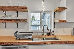 Apartment In Anchorage ~ 1.2 Miles from Downtown 2 Bedroom Apts by Red