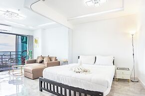 View Talay 5 - Beachfront Ocean View - High Floor & Huge Pool