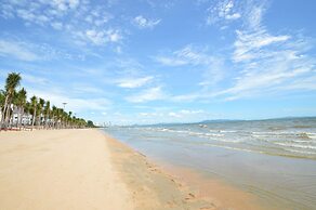 View Talay 5 - Beachfront Ocean View - High Floor & Huge Pool