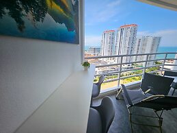 View Talay 5 - Beachfront Ocean View - High Floor & Huge Pool