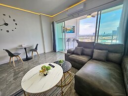 View Talay 5 - Beachfront Ocean View - High Floor & Huge Pool