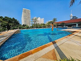 View Talay 5 - Beachfront Ocean View - High Floor & Huge Pool