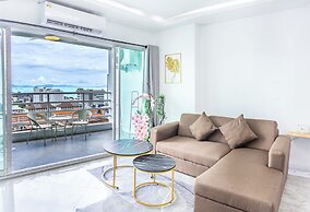 View Talay 5 - Beachfront Ocean View - High Floor & Huge Pool