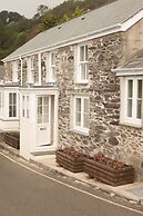 Cottages at the Lugger