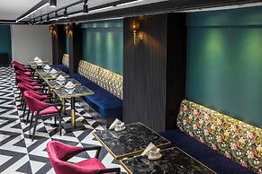 Marlon Hotel