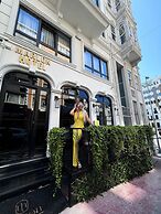 Marlon Hotel