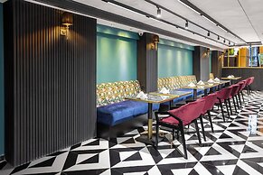 Marlon Hotel