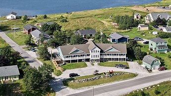 The Tides Inn