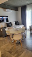La Belle San Isidro Lofts